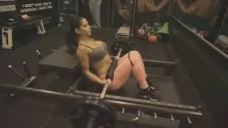 ENTRENANDO GLUTEO CON MICHELLE LEWIN 2