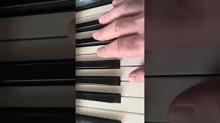 Станьте потрясающим пианистом, играющим блюз и джаз, вместе с Apefather! Всё дело в цвете! О! #ap...