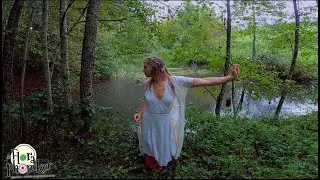 Holding Out for a Hero | Bonnie Tyler Cover by Floraphoniker ft. Waldfee