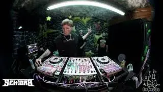 IN THE DUNGEON W/ SEKTOR 8