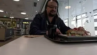 24.4.2024  Kova kiire Sjoelle sairaalaan yhdistelykyytille ja aamupala kanttiinissa