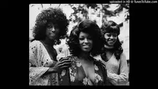 THE THREE DEGREES - IT ISN'T CHRISTMAS WHILE YOU ARE NOT HERE