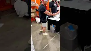 Я взял интервью у Джои Сволла, парня, который славится позитивом 💪🏼