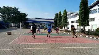 perhatikan pemain no 4 spikenya jos bledos
