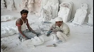 Man makes marble statue of Krishna in Alwar Rajasthan