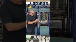 Shoemaker Wade Motawi tours a high-quality TR injection shoe sole factory in South China.