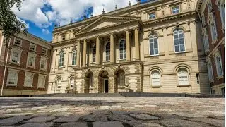 The Law Society has cautioned Hekate about saying she is a paralegal...