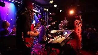 James Mason live feat. Vanessa Haynes &laquo;&nbsp;I&rsquo;ve Got My Eyes On You&nbsp;&raquo;