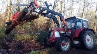 ihc 1046 und Verladezange im Einsatz