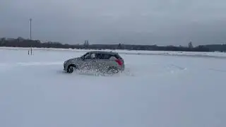 Suzuki Swift 1.2 Hybrid AllGrip. Drift on Snow
