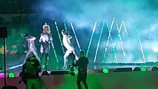 Connie Mitchell performs UFO @ Sydney Cricket Ground