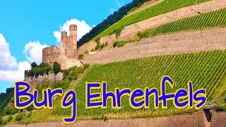 Burcht Ehrenfels langs de Rijn in Duitsland voorbij varen, Nederlands commentaar, in HD