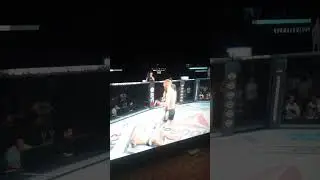 UFC 2 на Sony PlayStation 4 Конор МакГрегор уронил Хабиба Магомедова с  колено