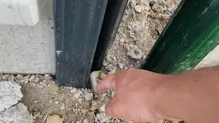 Poses de poteaux et panneaux soudés en limite séparative, attention au respect limites de terrain