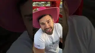 Odorico Reis montando no boi