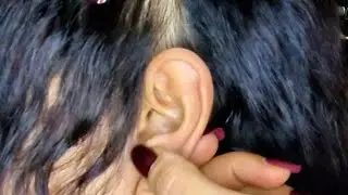 Nitpicking and cleaning my sister's ear #asmr #earcleaning #nitpicking #tingles #مساج#تنظيف اذن