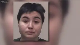 19-year-old calls 911, admits to stabbing mother to death