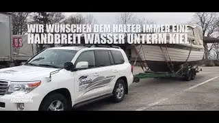 Einwassern am Rheinhafen Basel einer Windy 26 Snekke
