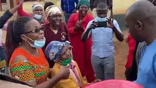 President Chamisa welcomed by Biriiri Villagers in Chimanimani