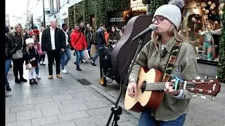 Simply Brilliant Performance of Taylor Swifts 