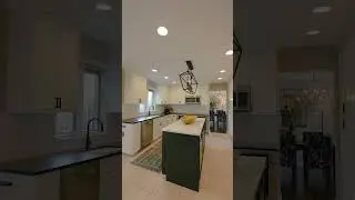 104 Hollywood Ct Wilmette