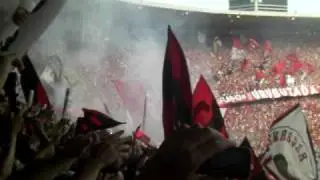 A festa da torcida na entrada do FLAMENGO em campo