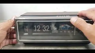 Винтажные перекидные часы-будильник General Electric GE 7-4305F AM/FM 80-х годов