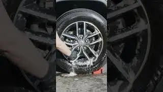 Jeep Grand Cherokee Wheel Detail - Tire, barrel, rim, lug nuts #cardetailing #wheels #maxshine