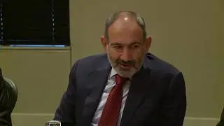 Nikol Pashinyan meets with a group of international relations experts in New York