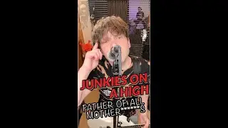 JUNKIES ON A HIGH | Day 218 | Green Day