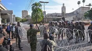 Protestor shot in CBD|Teargas can blast hand of gen-z|Goons in Eldoret #maandamano