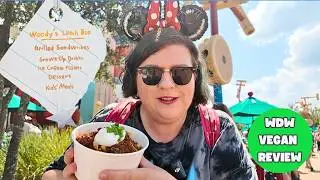 Woody&rsquo;s Lunch Box Plant-Based Totchos Review | Disney World Vegan Food