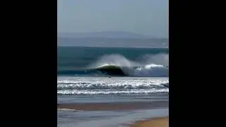 Surf na veia 🏄&zwj;♂️#waves #surfing #beach #carcavelos #bigwave