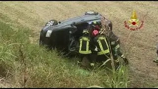 Intrappolata in auto: salvata!