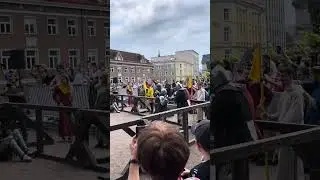 Brutal Medieval Fights in Tallinn &mdash; you won&rsquo;t believe this #shorts #tradition