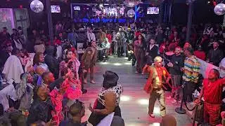 Runway for the Cash | Icon Naomi Juicy Black Hollywood Kiki Ball #Runway #model #fashion 