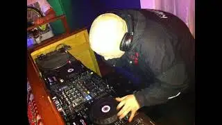 DJ AMMO-T MCS BANKS B2B MC LOONY D