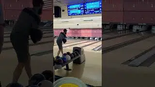 Stupid 9 pin cost Greg Mielke 300...but 279 great game #9pin #279game #2handedbowling