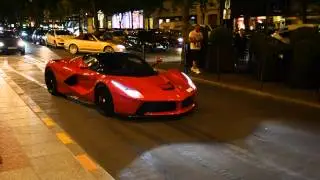 Laferrari in paris