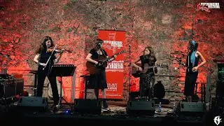 PJF fa tappa a Diamante con un'immensa Scarlet Rivera - interviste