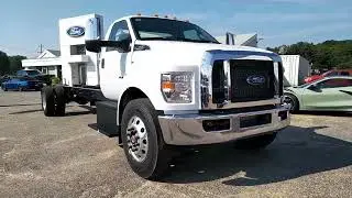 2025 Ford F750 Chassis Truck