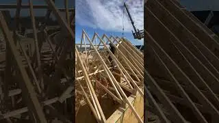 Hip Set Trusses Sub Facia #hipped #roof #trusses #3floors #up #framing #makeitlook #easy #loveit