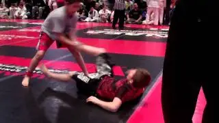Cesar Alvan Kids BJJ Guilhotine Choke at 2012 Naga New England