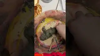 Sculpting With One Hand Is Like Drawing With One Hand