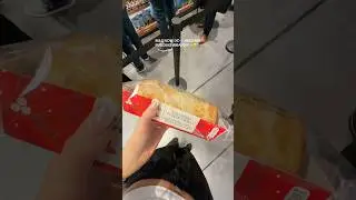 Это не учения! Горячие роллы с йоркширским пудингом можно купить в M&S! 🥰 #рождественскаяеда