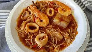 CAZUELA DE FIDEOS con rape y calamar