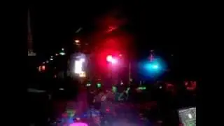 @DJ_TRUSTORY RUNNING @COURTNEYLACY 