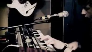 Eugene McGuinness - Harlequinade (live on Bowlegs Music)