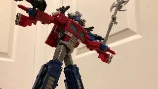 Transformers SIEGE MASTERPIECE OPTIMUS WITH COG