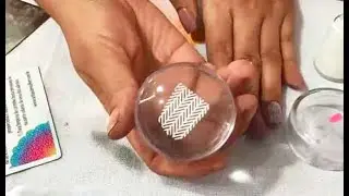 Tutorial de como usar carimbo de Unhas transparente - Placas e carimbos Unhas de Mulher